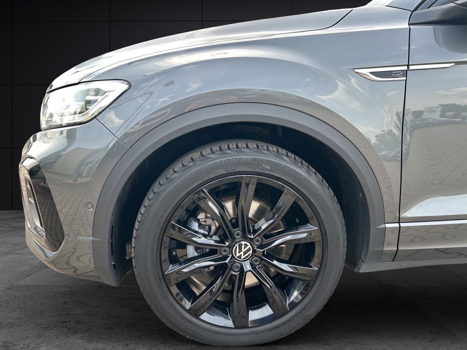 Fahrzeugabbildung Volkswagen T-Roc 2.0 TSI R-Line 4M MATRIX Standh.