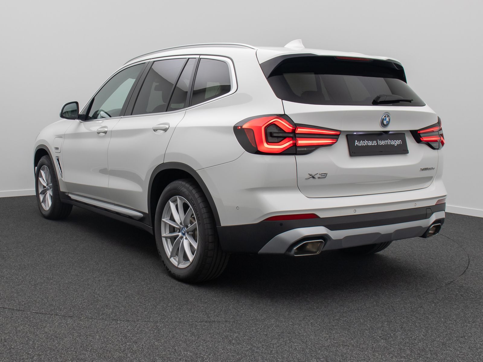 Fahrzeugabbildung BMW X3 xD30e DAB Kamera FernlichtAs Panorama Leder