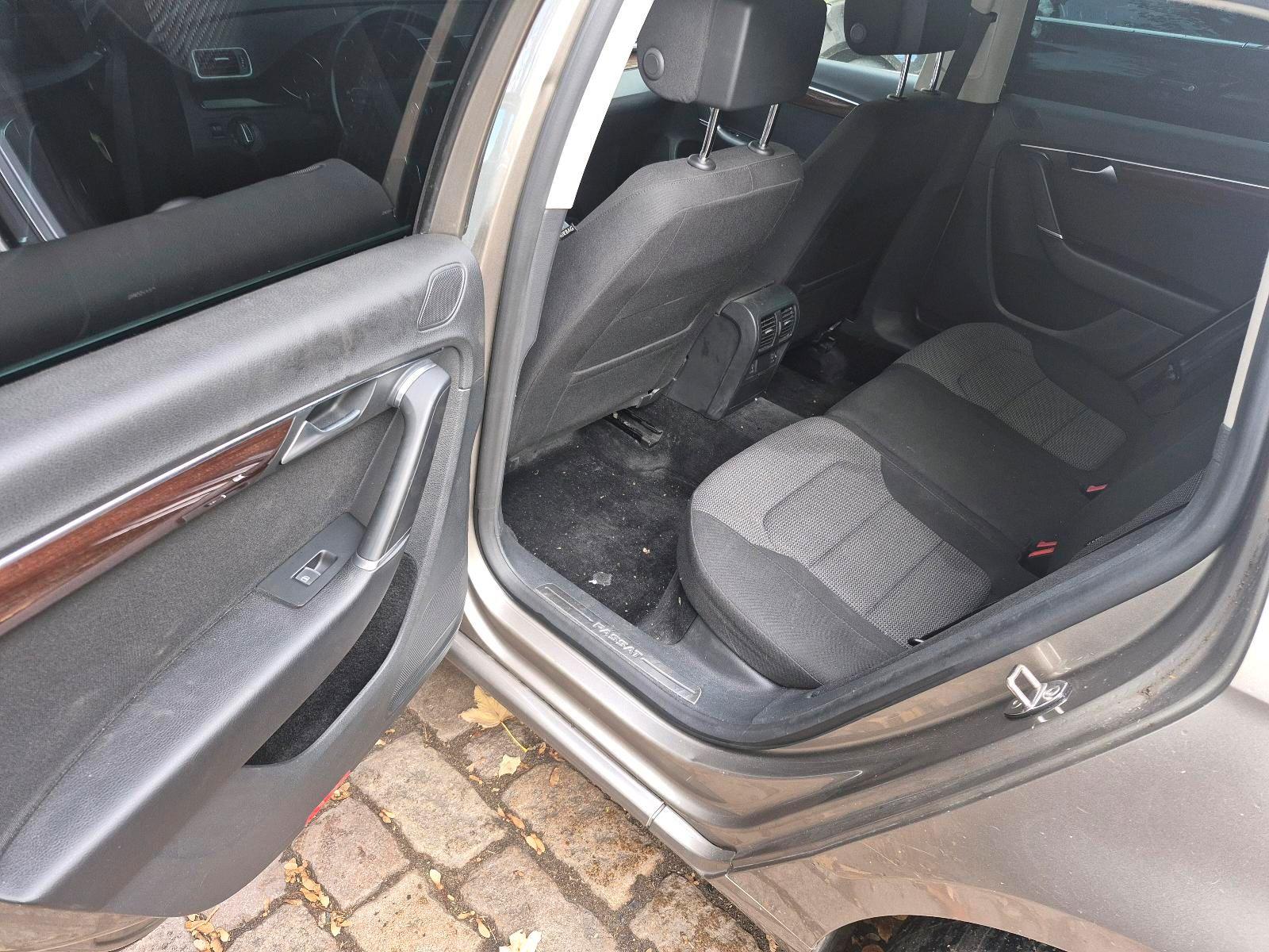 Volkswagen Passat 2012 — photo 10