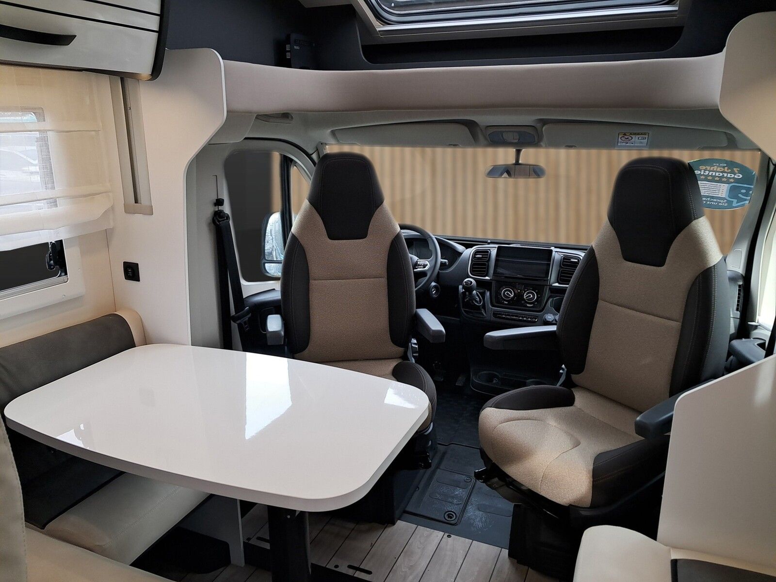 Fahrzeugabbildung Forster T F699 EB LTE,Solar,Markise,Lithium,Hubbett