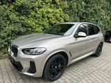 BMW iX3 Inspiring M Sport - silberne BMW iX3