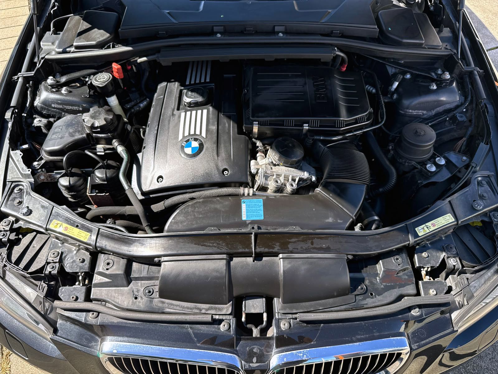 Fahrzeugabbildung BMW 335i E93 Cabrio Automatik PDC SHZ MEMORY NAV BT