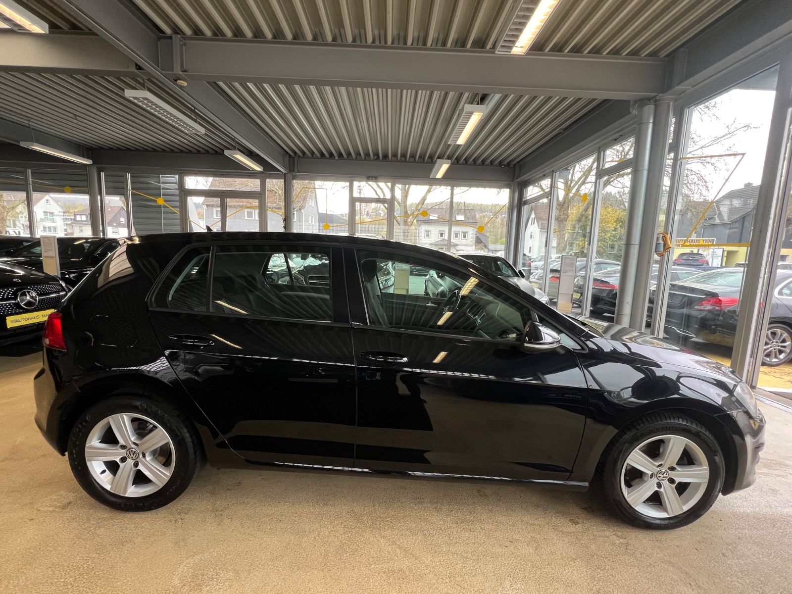 Fahrzeugabbildung Volkswagen Golf VII Lim. 1.6 TDIComfortline *1.HAND*SCHECKH