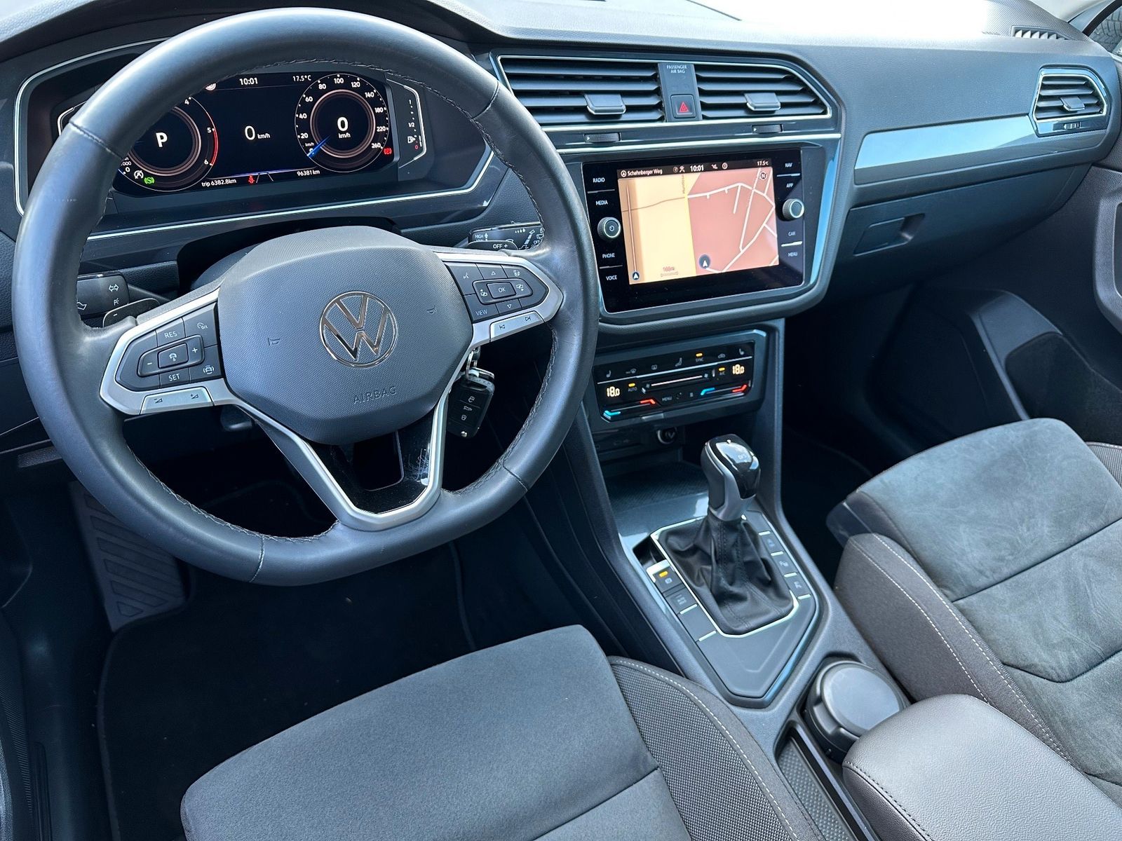 Fahrzeugabbildung Volkswagen Tiguan Allspace 2.0 TDI DSG Life NAV+LED+AHK