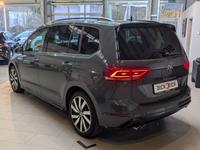 Volkswagen Touran 2.0 DSG R-Line High. Pano 7-Si IQ.Dri AHK