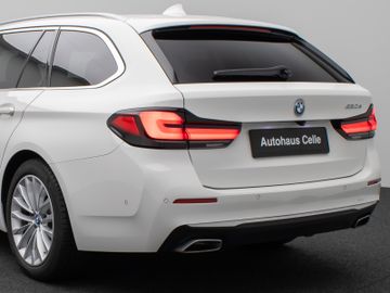 Fahrzeugabbildung BMW 530e Tour Luxury Line HiFi Pano AHK Kamera DAB