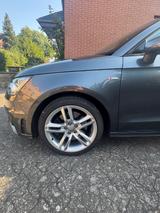 Audi A1 1.4 TFSI S tr. 136kW S line Sportback S line - Audi A1: Grau