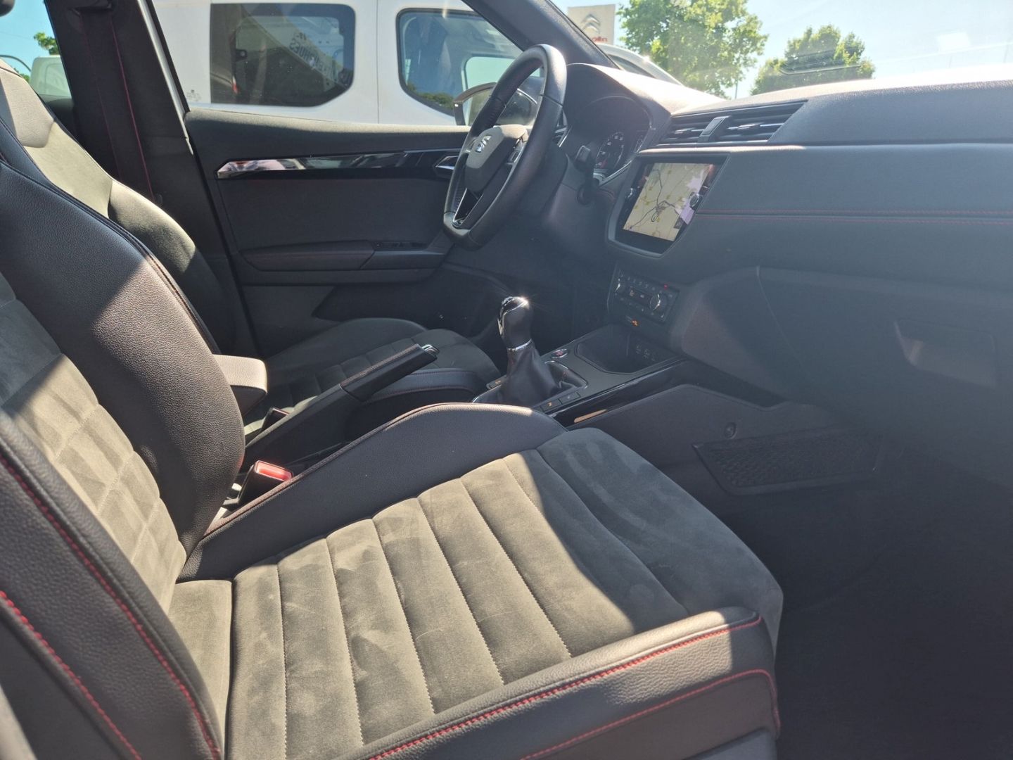 Fahrzeugabbildung SEAT Arona 1.0 TSI Navi Dig. Cockpit Soundsystem ACC