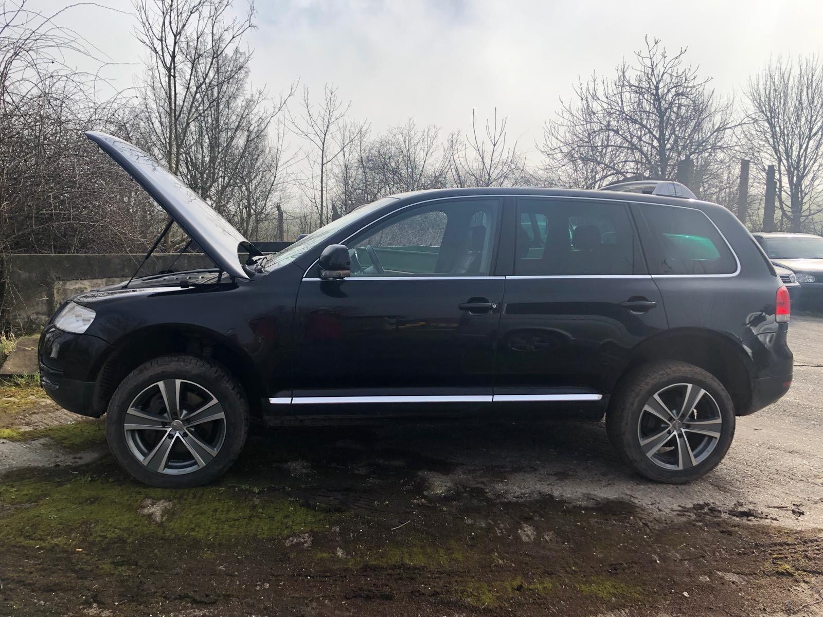 Volkswagen Touareg 2004 — rear view