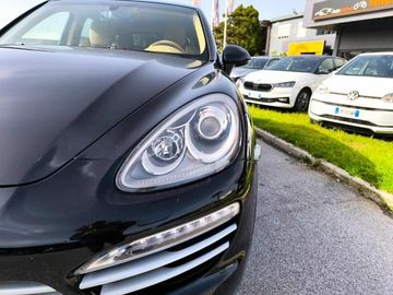 Porsche Cayenne - 9