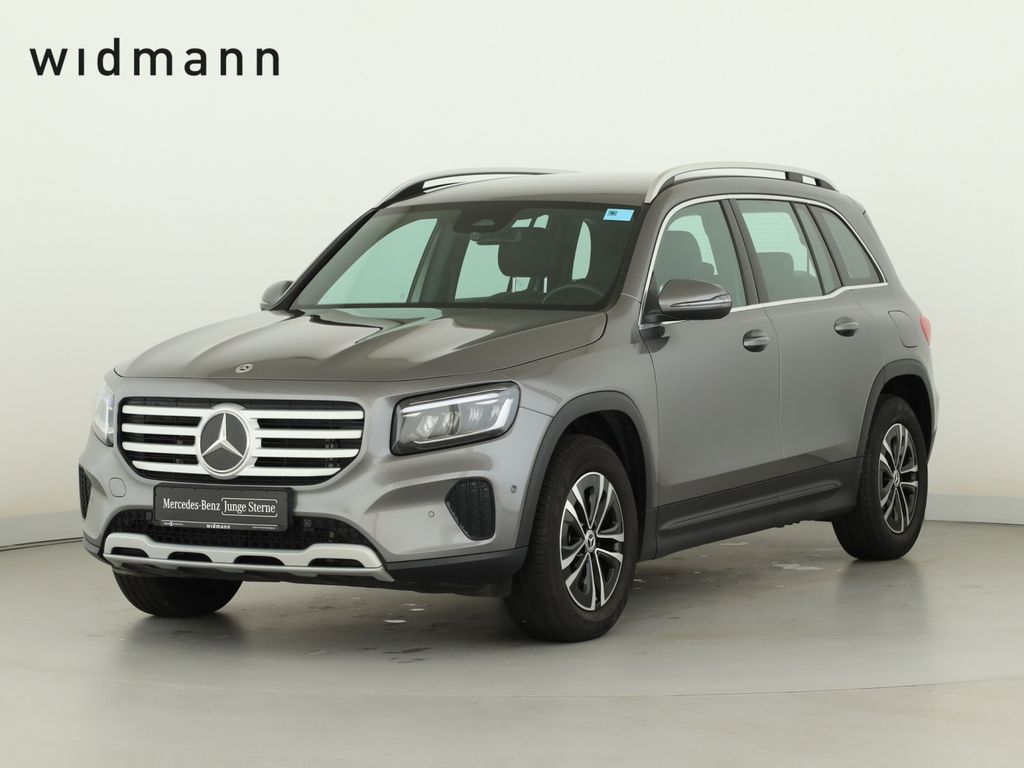 Mercedes-Benz GLB 180 — hlavná fotografia