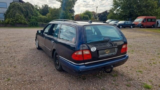 Mercedes-Benz E 320