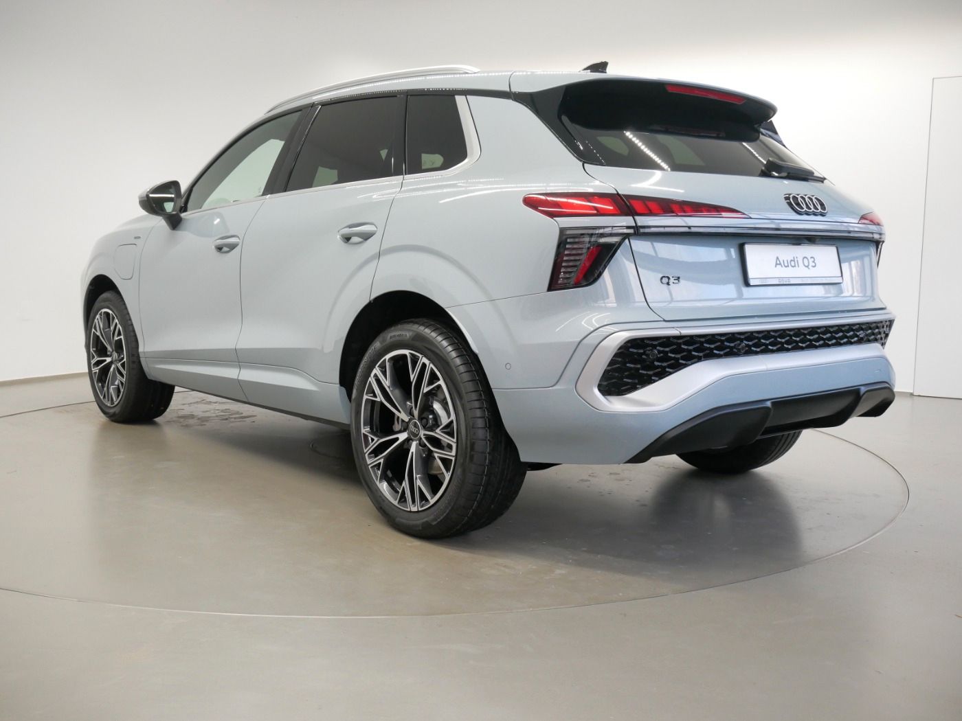 Audi Q3 e-hybrid S tro. S line LED virt. Cock.+ TECH+ foto 5