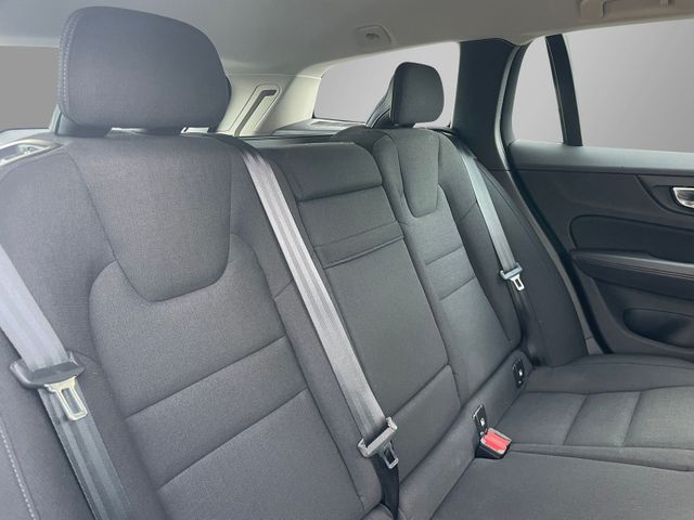 Volvo V60 Kombi Momentum Core*Buisness*CarPlay*1.Hand*