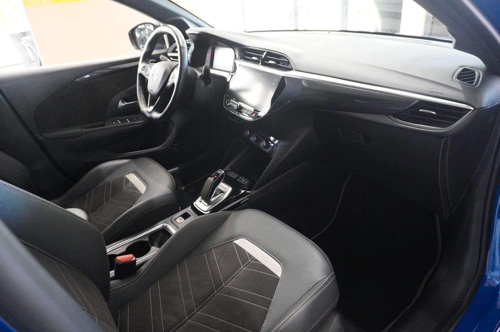 Fahrzeugabbildung Opel Corsa-e F ULTIMATE 3-PHASIG NAVI/LED/KAMERA/DAB+