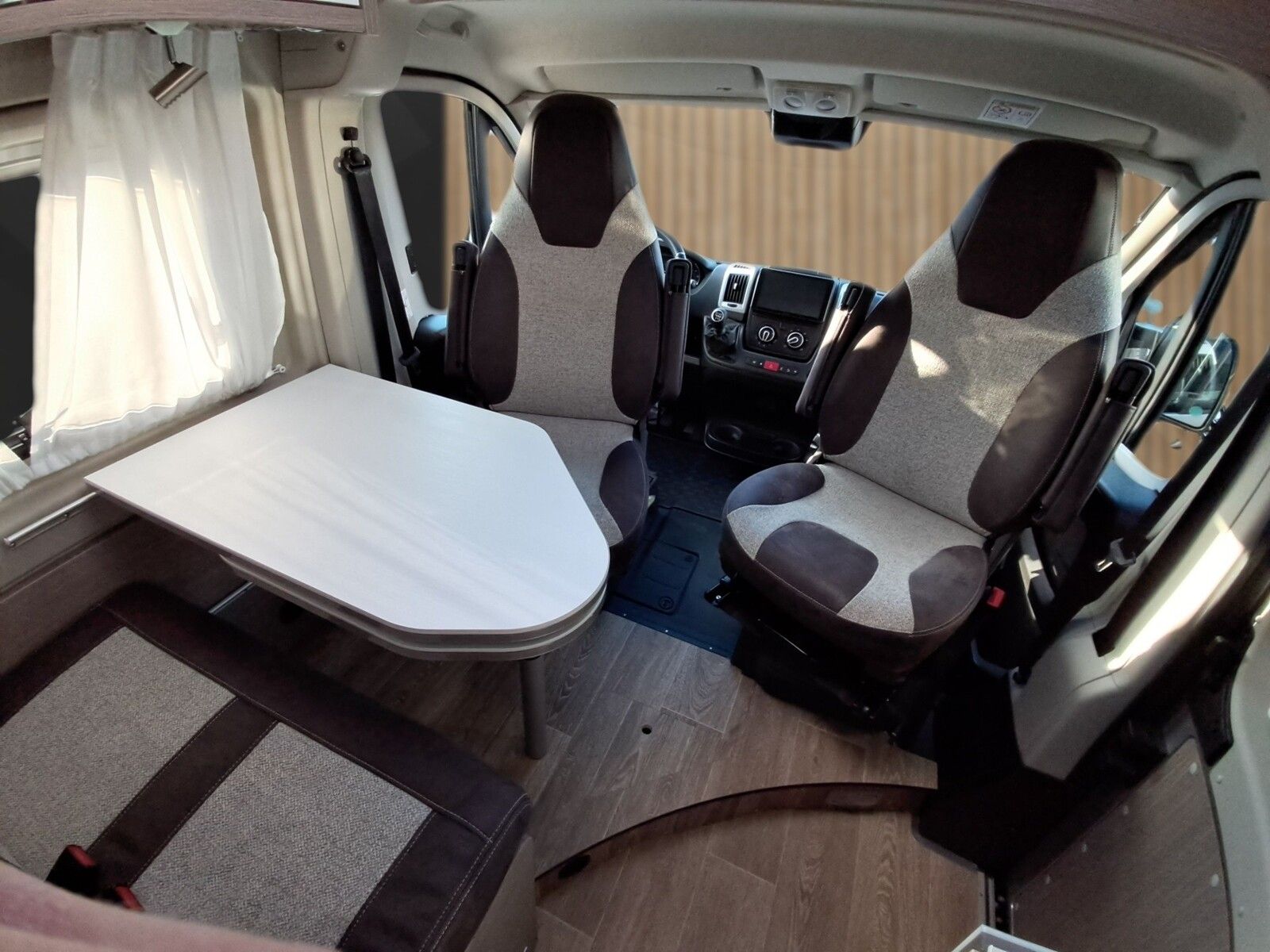 Fahrzeugabbildung Pössl Roadcruiser Citroen 165 PS Mark./AHK/Navi/Solar