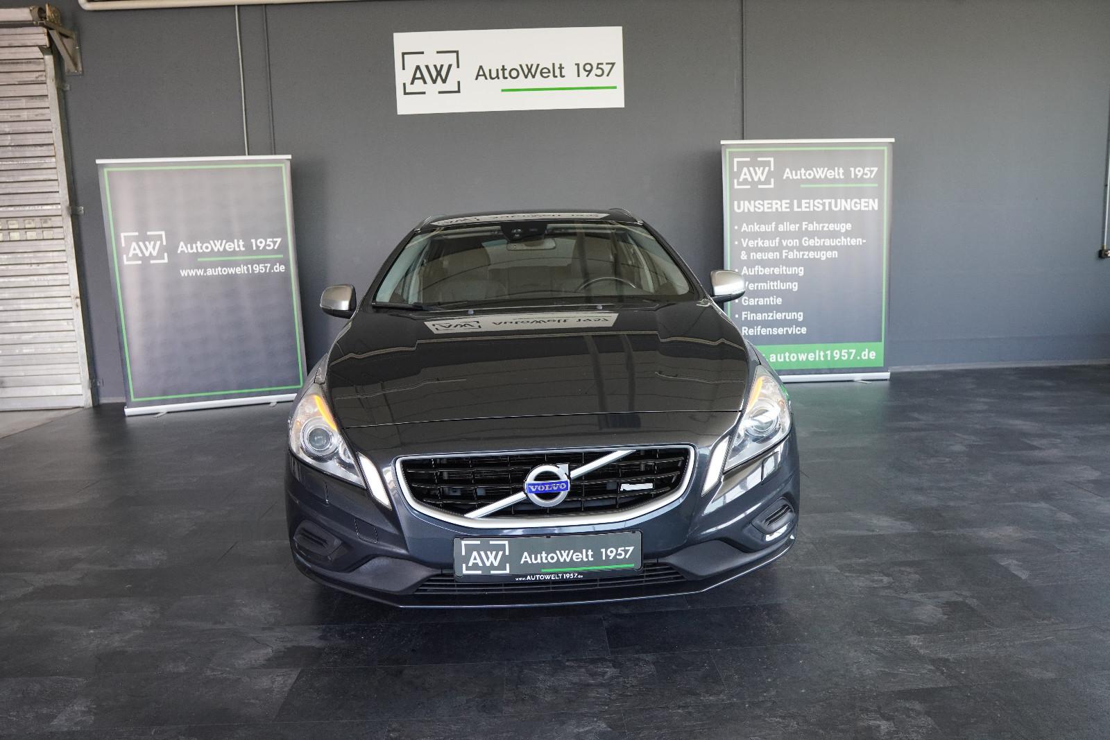 Volvo V60 Kombi R-Design Sport*SHZ*BiXenon*8-fach ALU