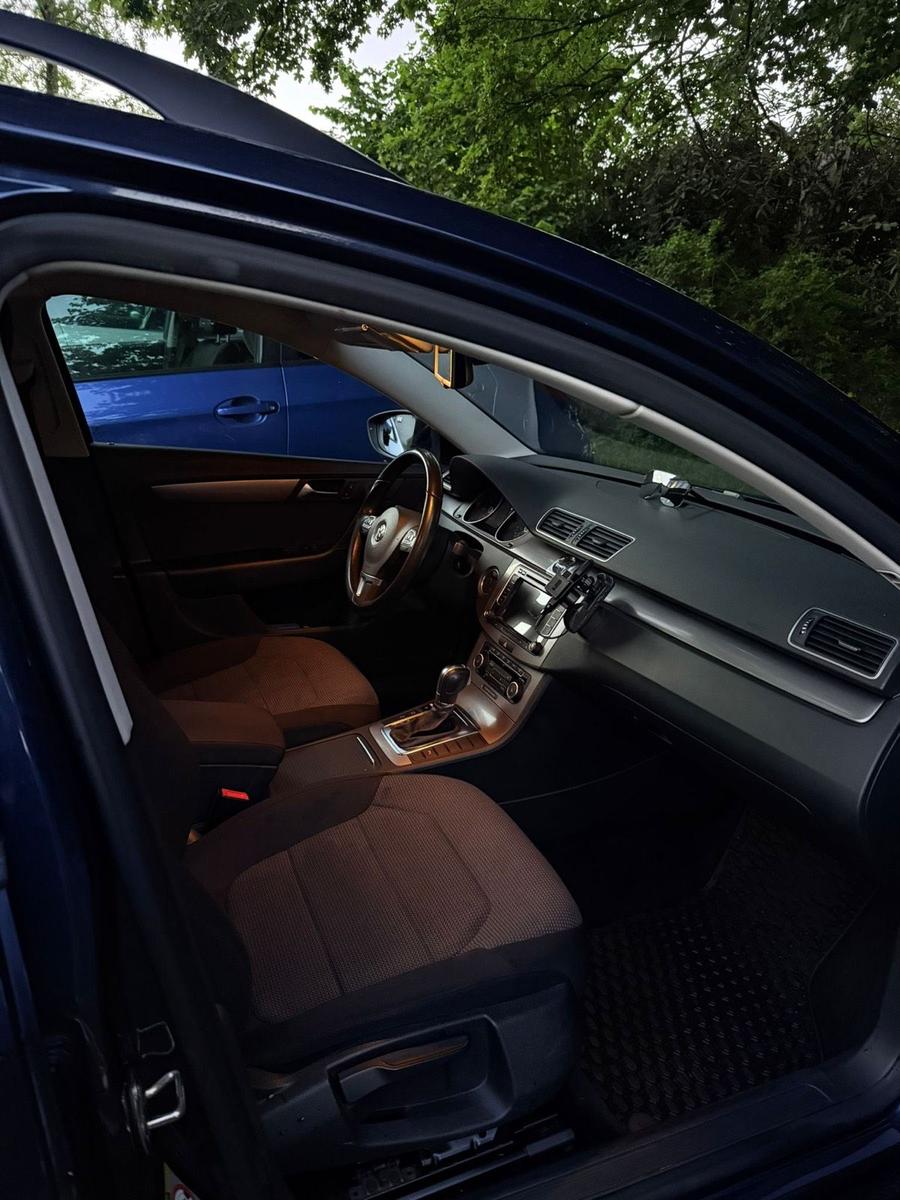 Volkswagen Passat 2011 — photo 9