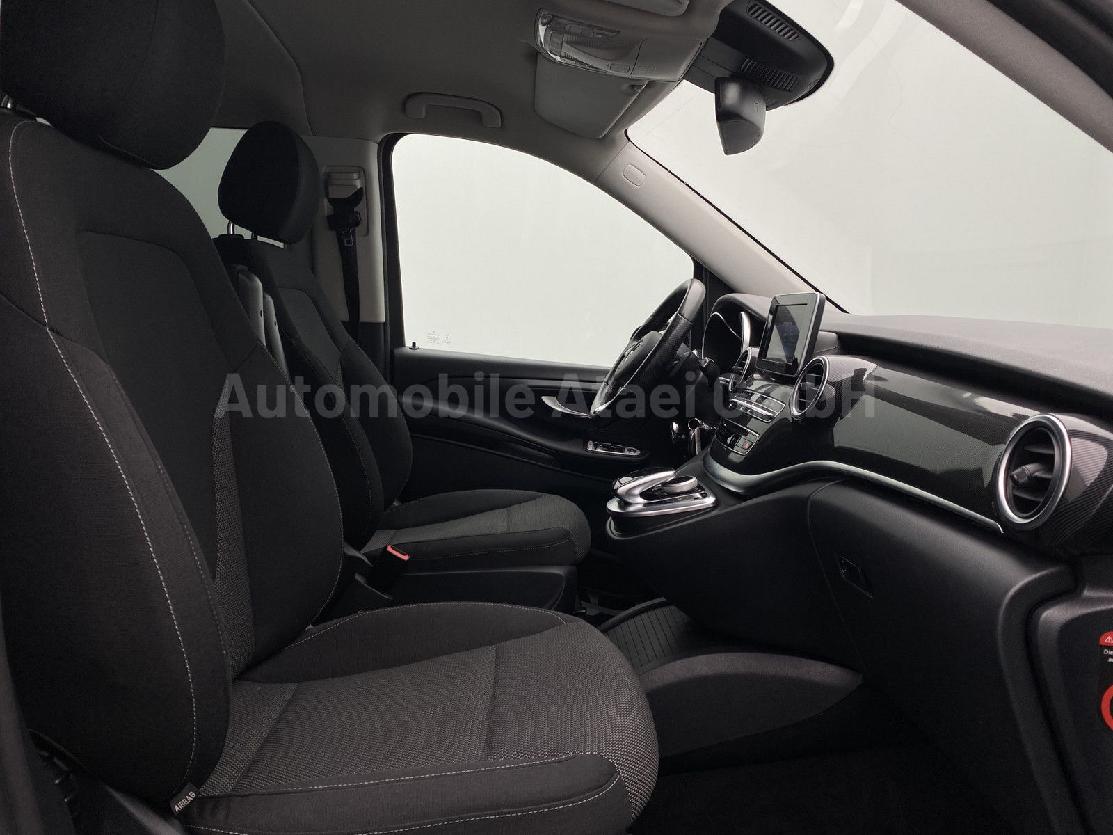 Fahrzeugabbildung Mercedes-Benz V 220 d lang Edition Sport-Paket KAMERA 4459
