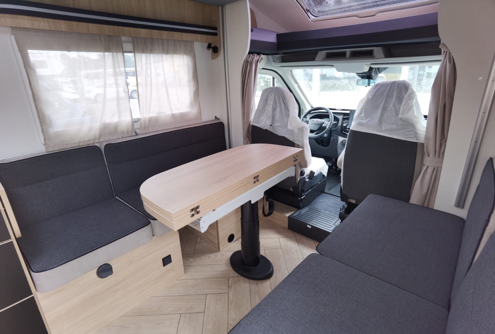 Fahrzeugabbildung Challenger 380 Graphite Edition