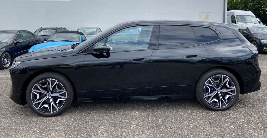 Image of BMW iX