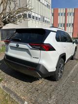 Toyota RAV 4 2.5 Hybrid 4x2  Team Deutschland - Toyota RAV 4 Tageszulassungen