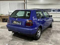 Fahrzeugabbildung Volkswagen Golf III 1.6 / Schiebedach