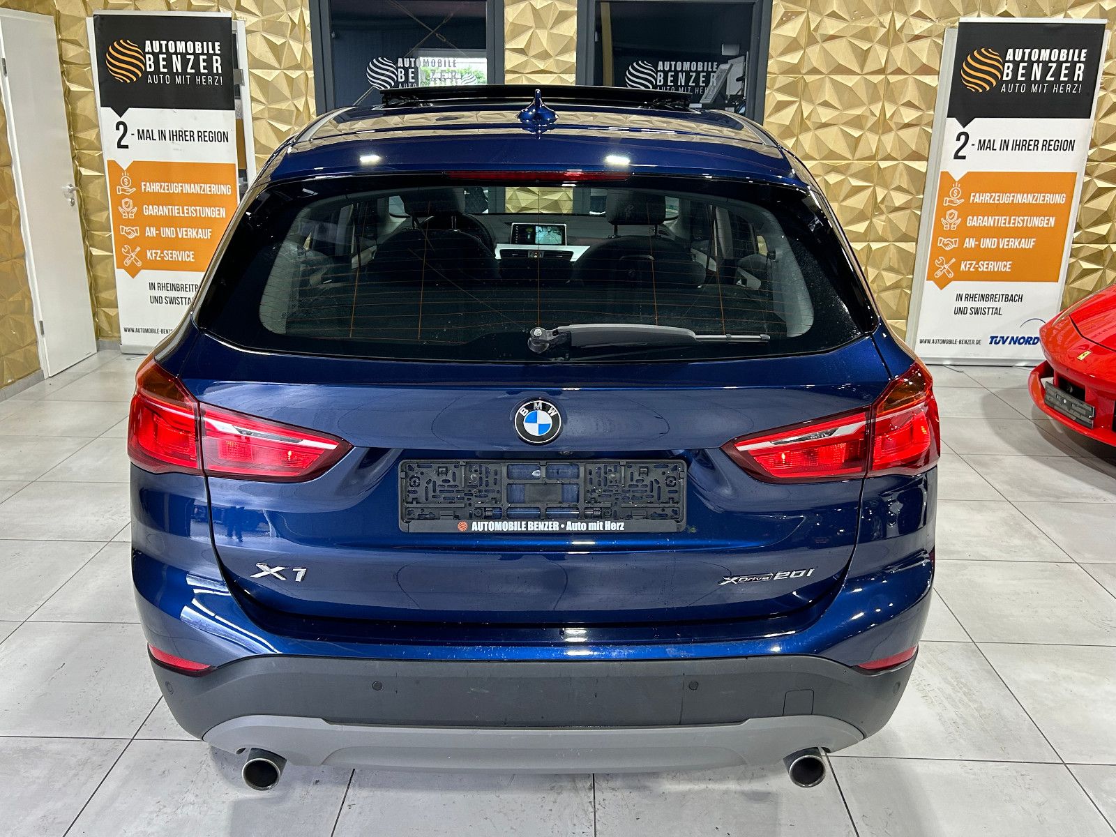 Fahrzeugabbildung BMW X1 xDrive 20 i Advantage/HEAD-UP/PANO/KAMERA/8-F