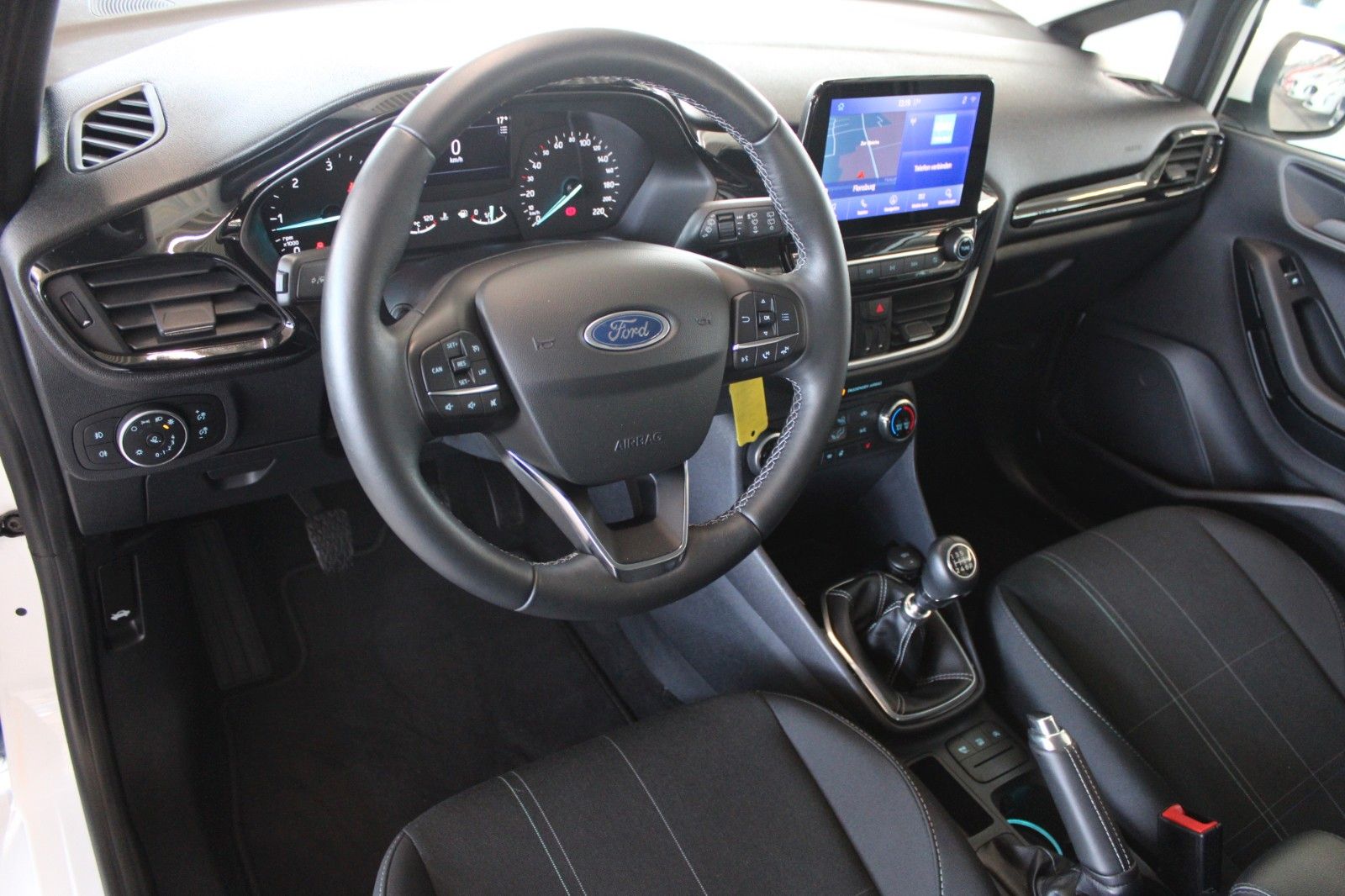 Fahrzeugabbildung Ford Fiesta 1,5 TDCi Cool & Connect 5-trg NAVI LED