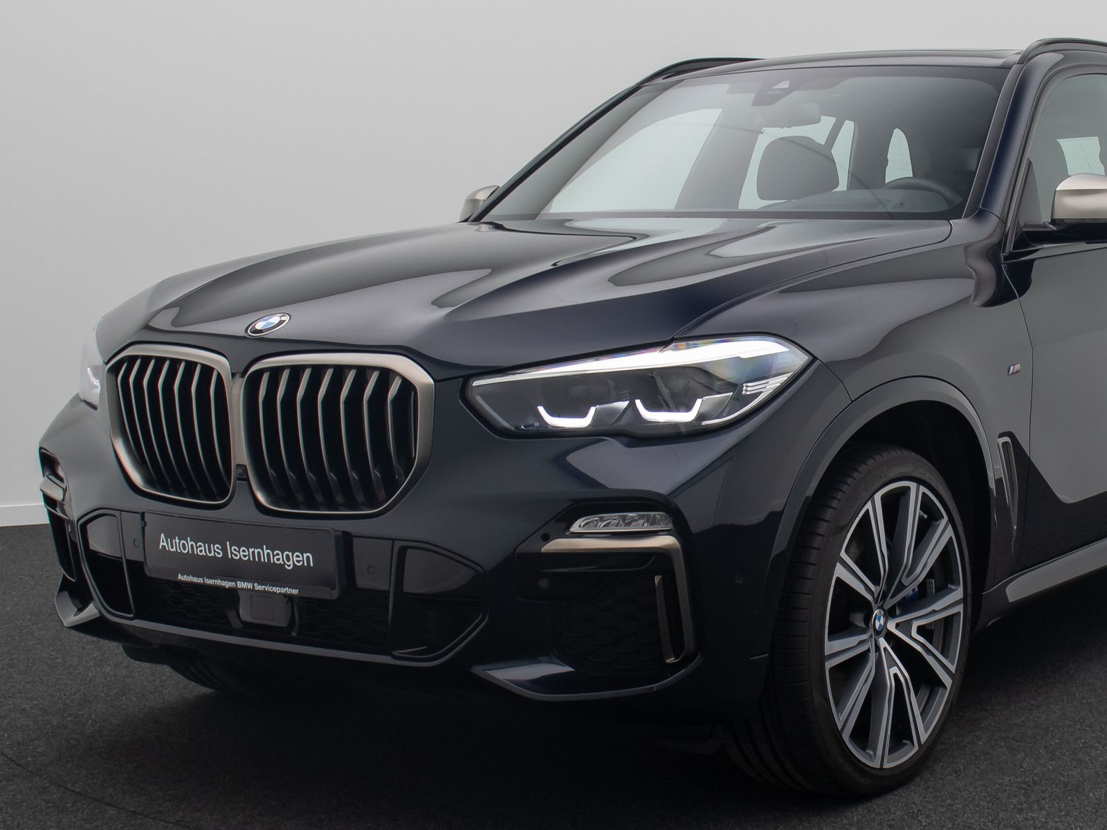 Fahrzeugabbildung BMW X5 M50i B&W Individual 360°HUD DAB Panorama Voll