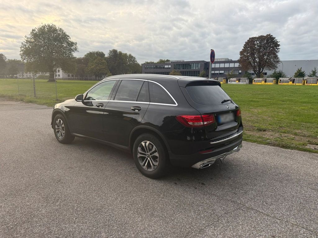 Image of Mercedes-Benz GLC 220