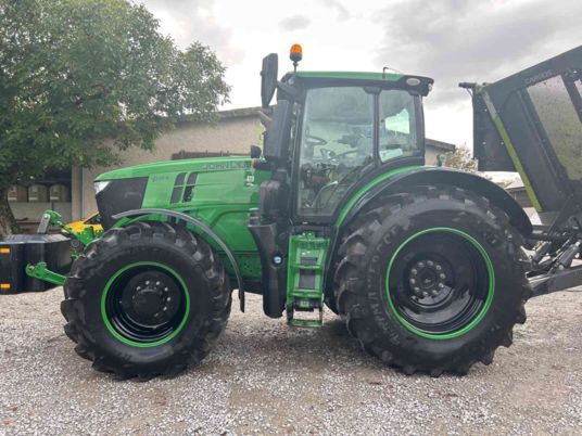 John Deere 6250R im Kundenauftrag 