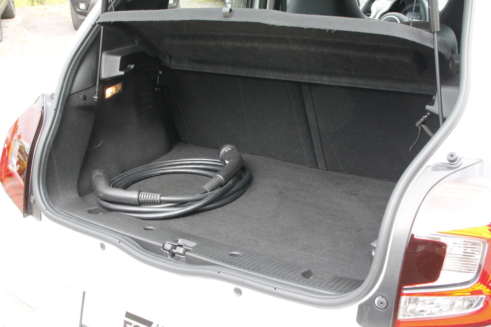 Fahrzeugabbildung Renault Twingo E-TECH 100% el. INTENS