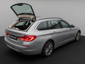 Fahrzeugabbildung BMW 530i LuxuryLine Kamera HUD Komfort SoftCl Alarm
