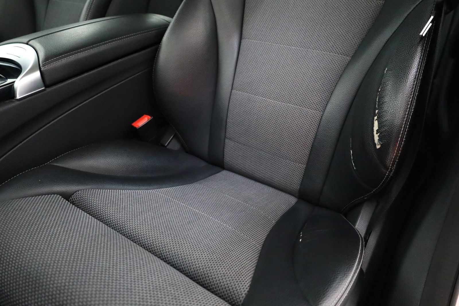 Fahrzeugabbildung Mercedes-Benz C 250d T T.Leder,Navi,LED,SH,PDC,el. AHK