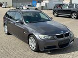 BMW 320i 2.0 110kW M-Sport Paket - Alcantara - Klima - BMW 320 mit Benzin-Antrieb: Kombi, 320i Paket