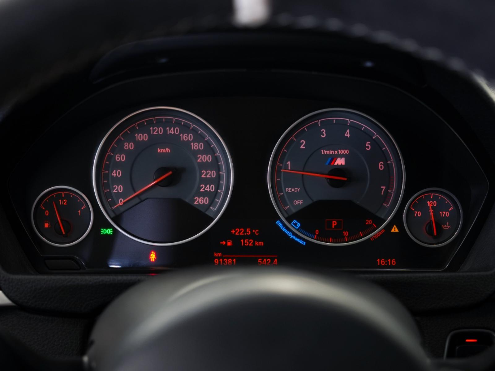 BMW 330i Limousine M-Sport CARBON/R-KAM/MEMORY/LEDER