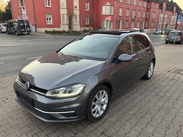 Volkswagen Golf VII limo*Highline BTM*Automatik*Pano*Navi*