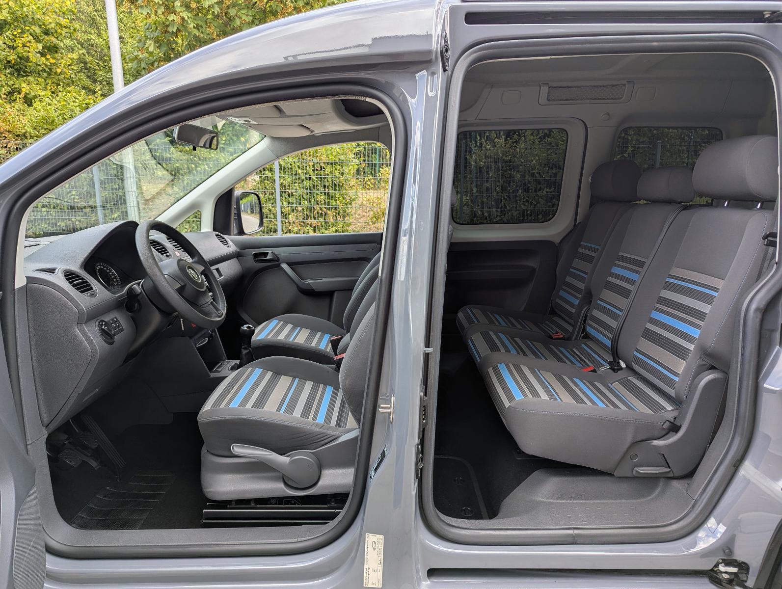 Volkswagen Caddy 2012 — photo 19