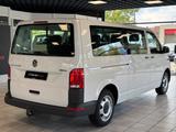 Volkswagen T6.1 Transporter Kombi lang 4 Motion 9 Sitzer - Volkswagen T6 Kombi: 9 Sitzer