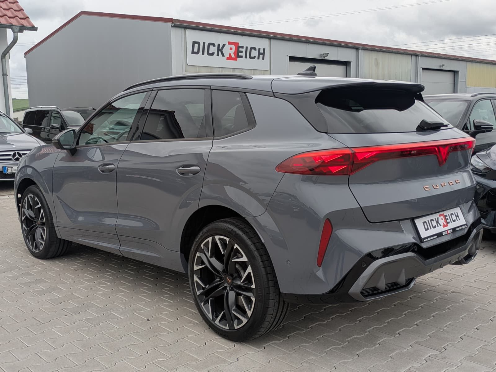 Fahrzeugabbildung CUPRA Terramar 2.0 TSI 4D VZ HUD*MATRIX*PANO*DCC*20"