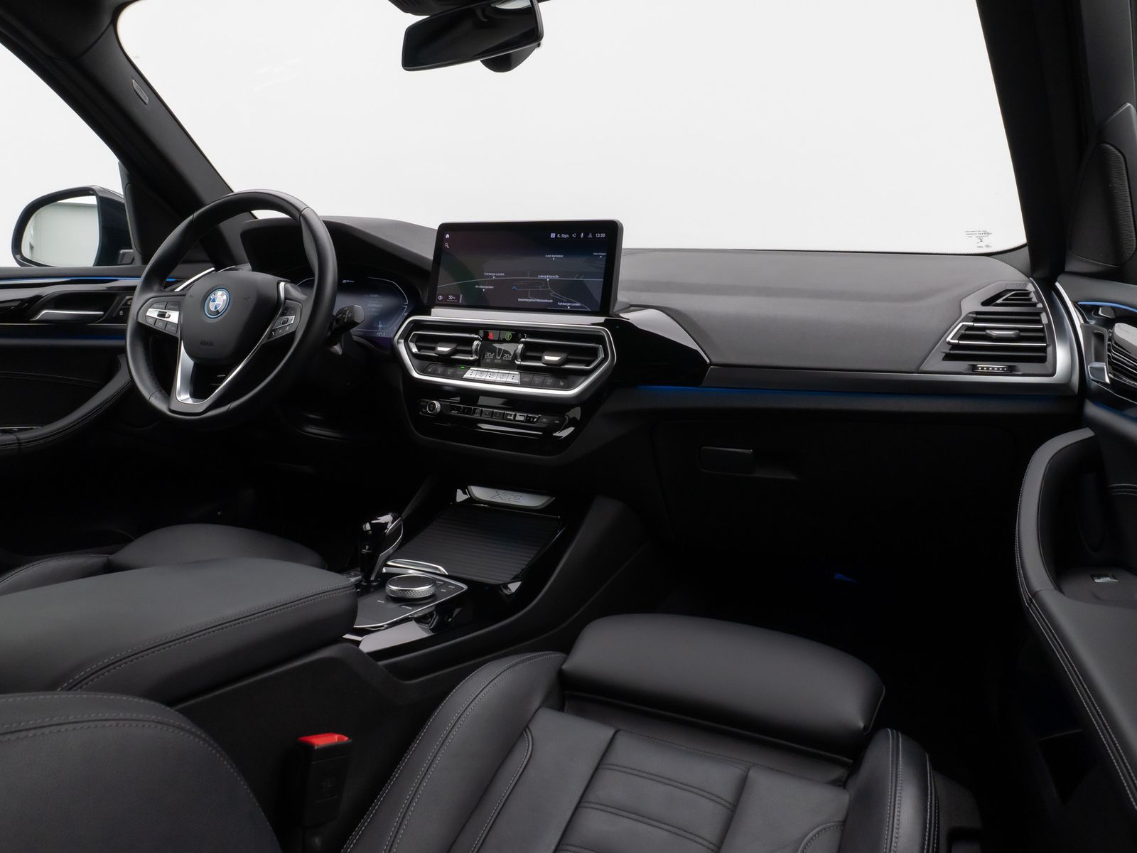 Fahrzeugabbildung BMW X3 xD30e Kamera HUD DAB HiFi Komfort Sport AHK