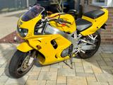 Honda Fireblade CBR 900 RR (SC 28) - HONDA CBR 900 RR FIREBLADE
