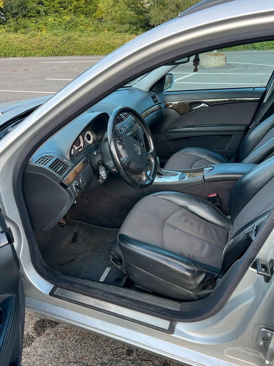 Mercedes-Benz E280 2004 — photo 9
