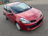 Renault Clio - Renault Clio aus 2006 mit Diesel-Antrieb