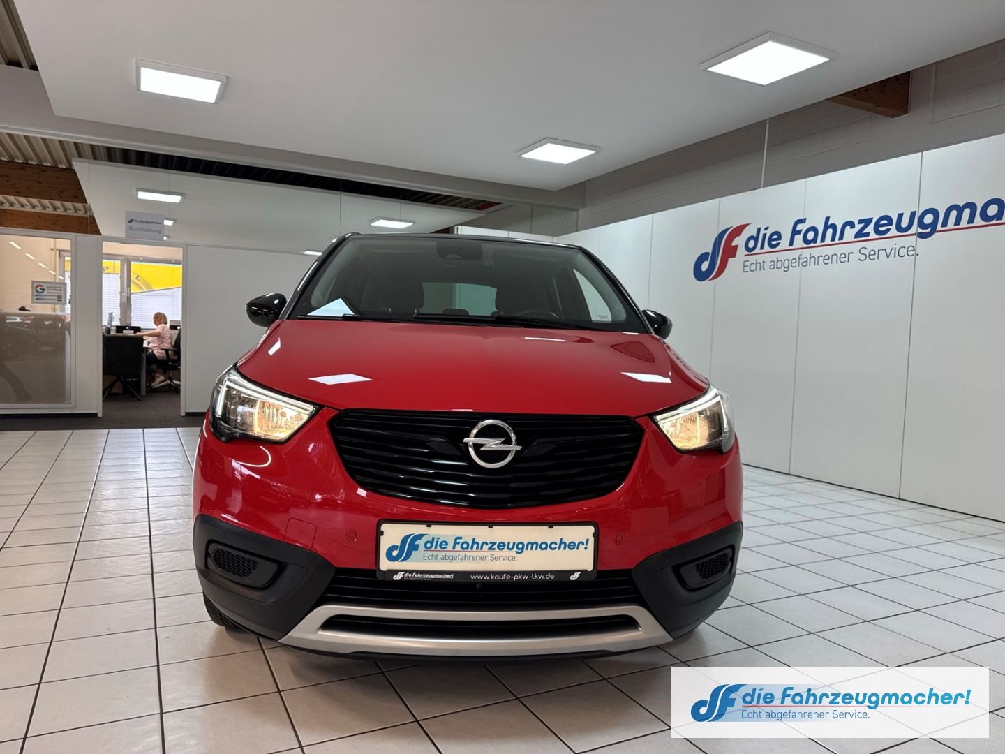 Fahrzeugabbildung Opel Crossland Limited Edition 1.2 Turbo EU6d Apple C