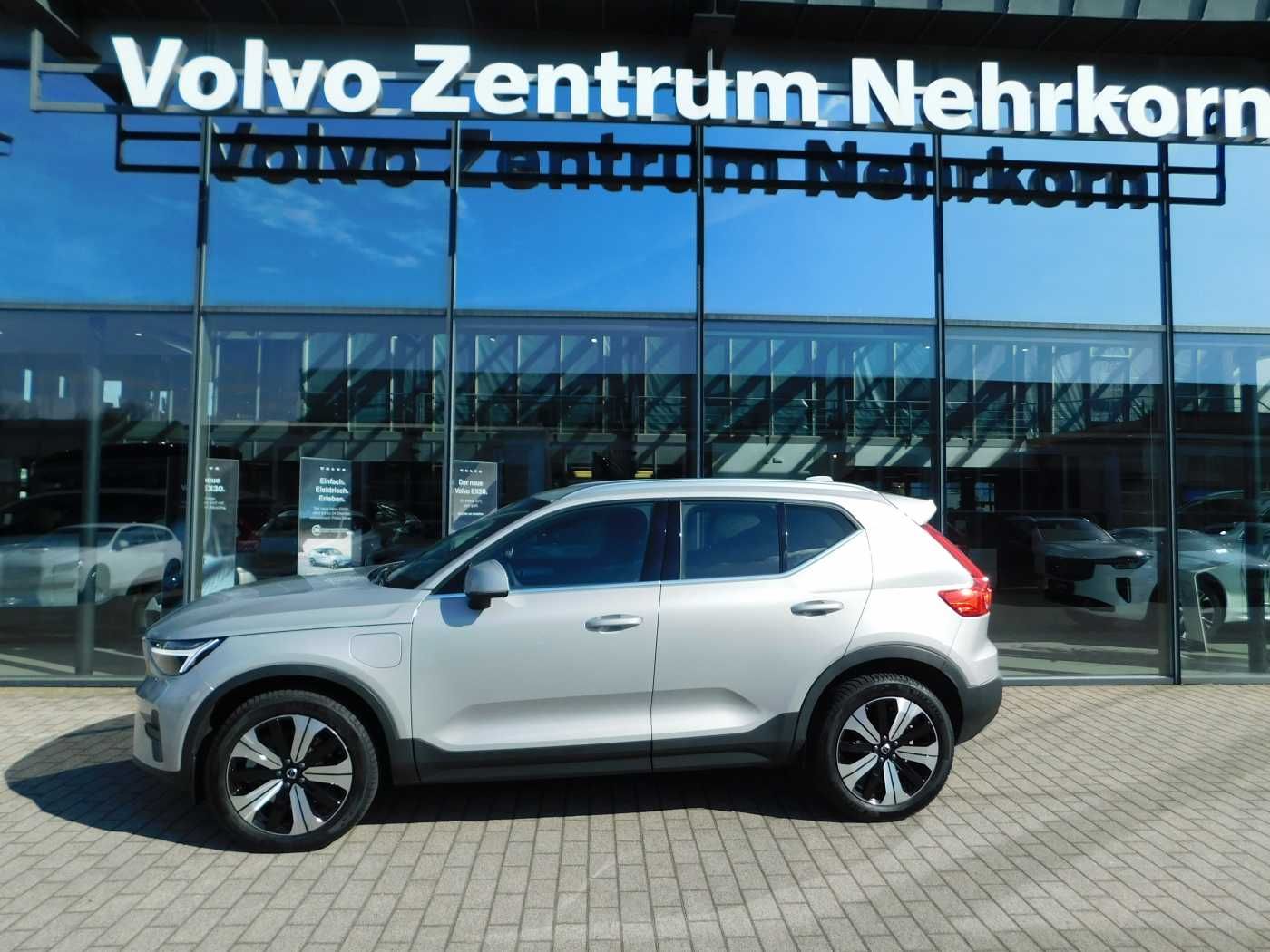 Fahrzeugabbildung Volvo XC40 Plug-In-Hybrid T4 Recharge DKG Plus Bright