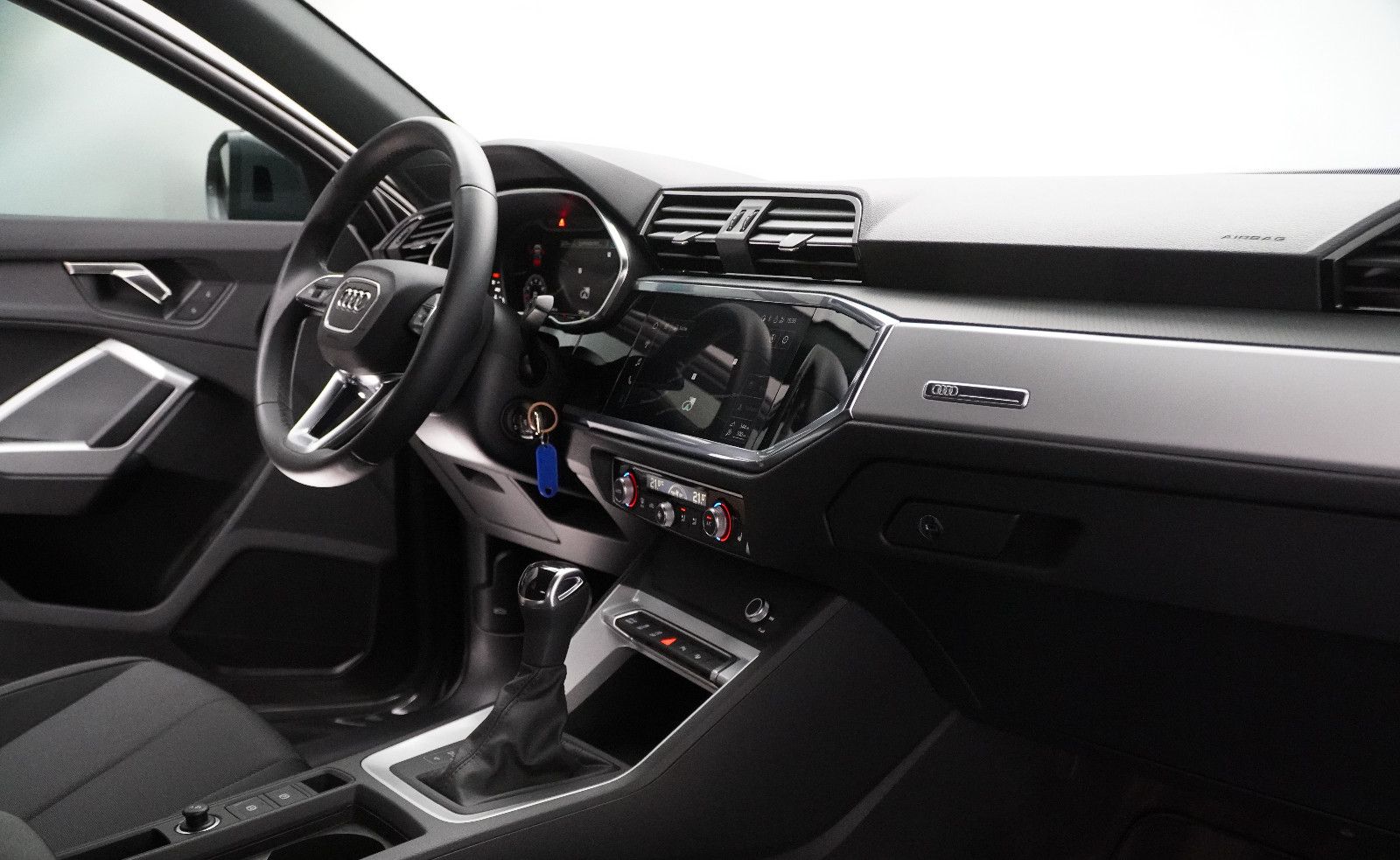 Audi Q3 Sportback Nanograu mit Optik-Paket S Line foto 23