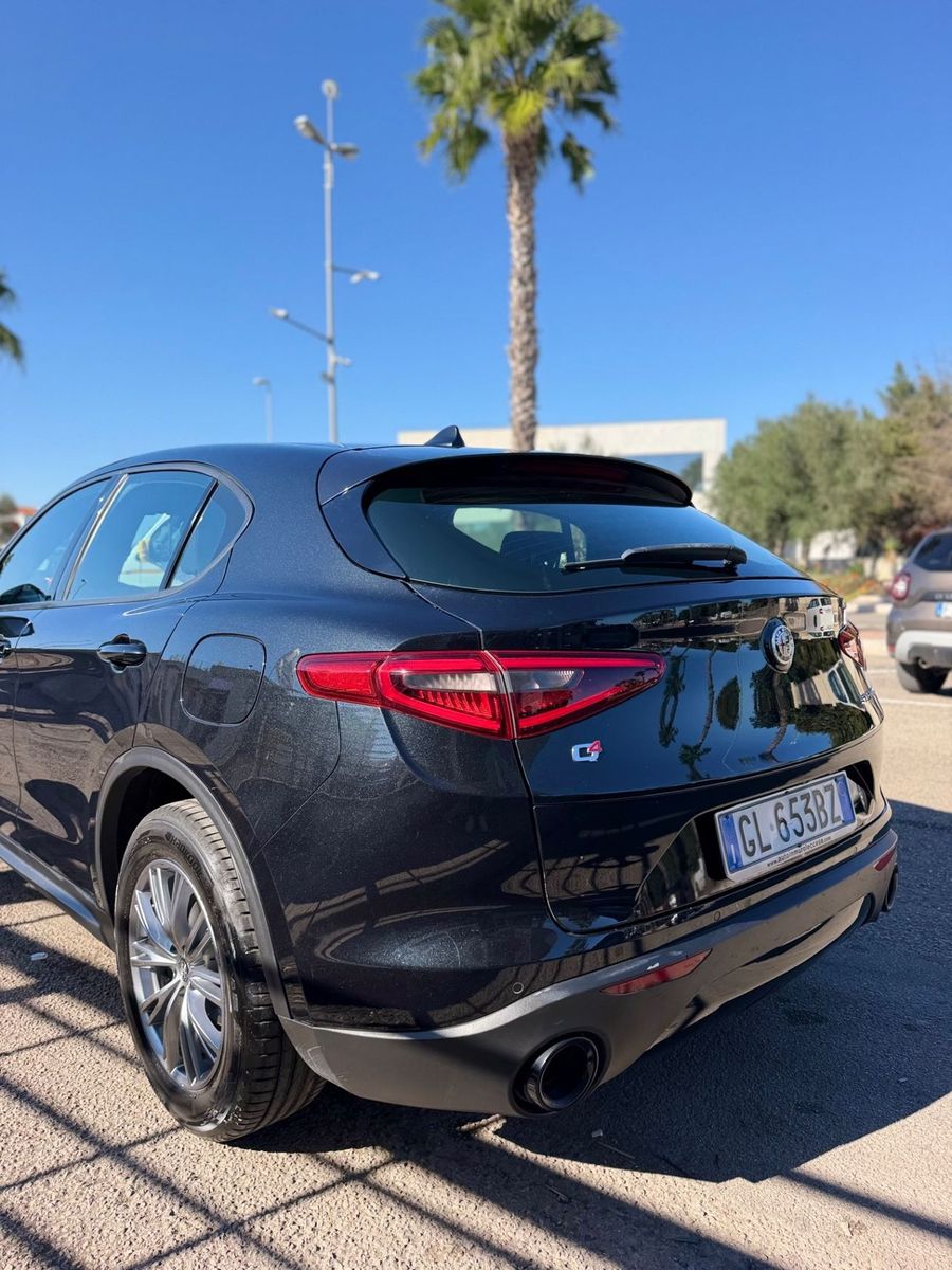 Alfa Romeo Stelvio 2.2 Turbodiesel 190 CV AT8 Q4 imagem 3
