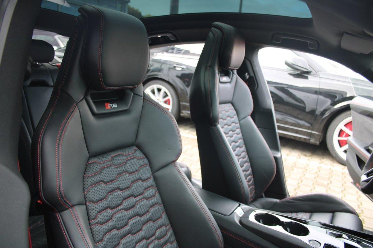 Audi e-tron RS GT quattro Carbon Matrix Top-View Pano
